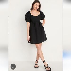 Old Navy Dress Mini Seersucker Swing Smocked POCKETS Black Gorgeous M